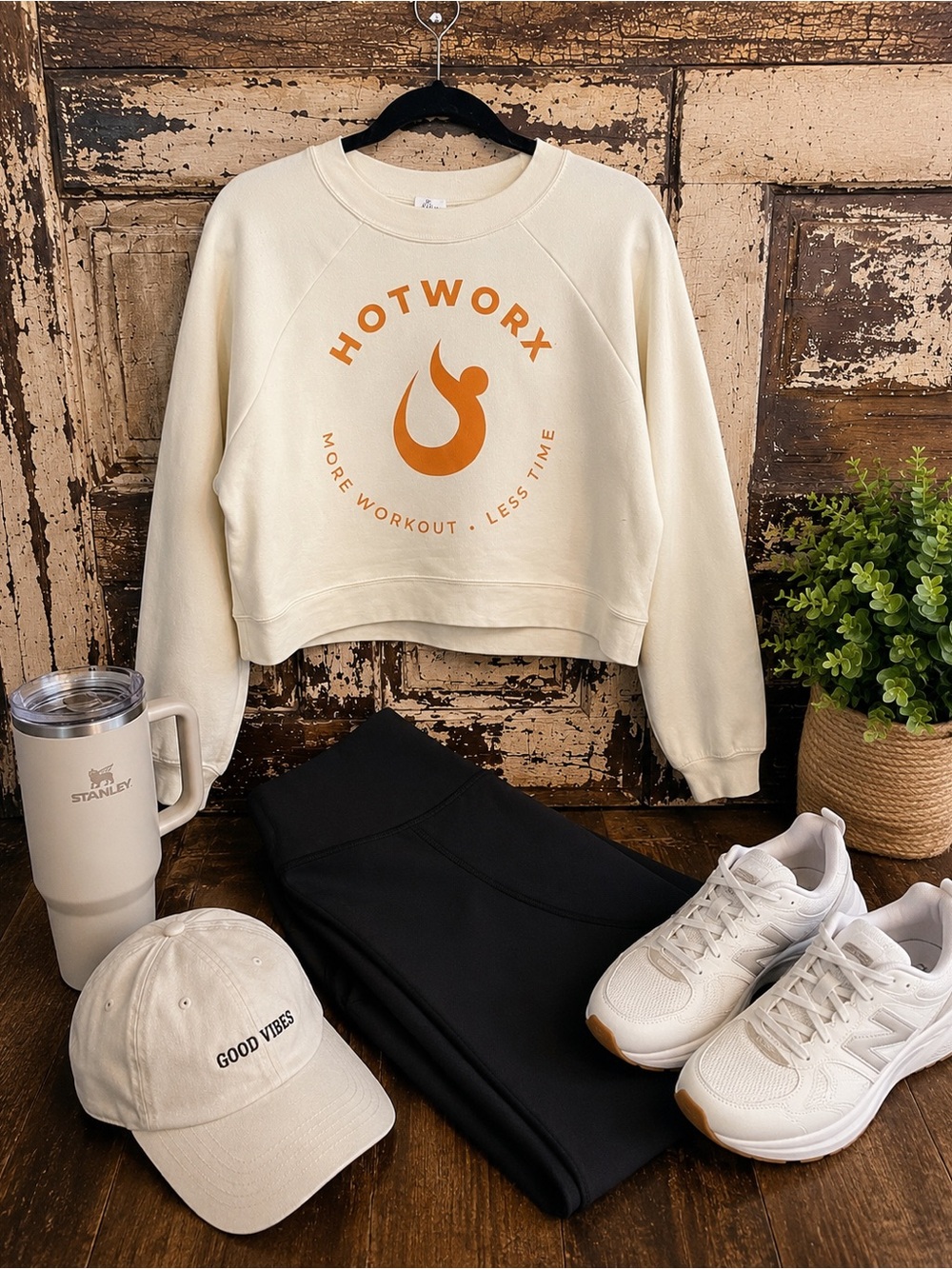 HOTWORX 3-Piece Athleisure Bundle | Cropped Sweatshirt + Tank + Cooling Towel - Picture 4 of 8